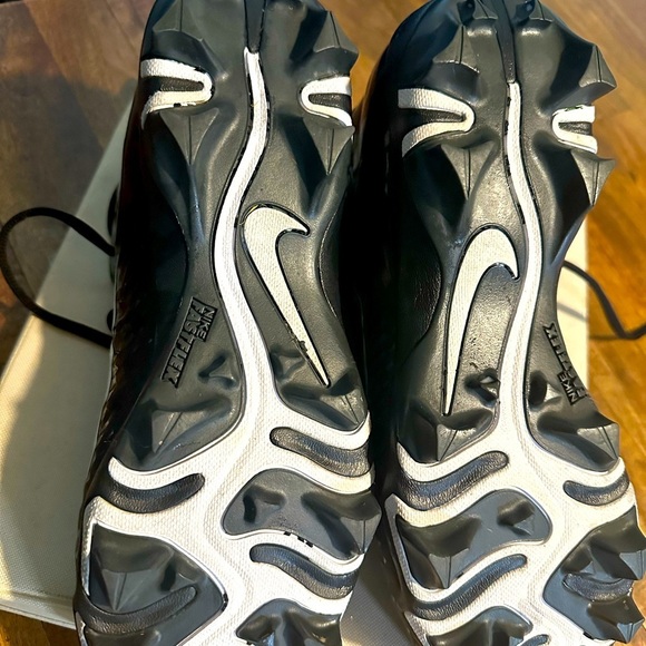 Nike Alpha cleats 11.5 Excellent condition black and white - Picture 2 of 12